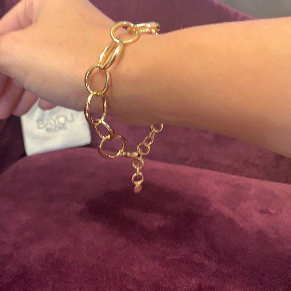 NWT BAYOU WITH LOVE CHAIN CIRCLES GOLD PLATED BRACELET - Picture 6 of 6